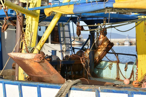 Ausrüstung an Deck eines Fischerbootes — Stockfoto