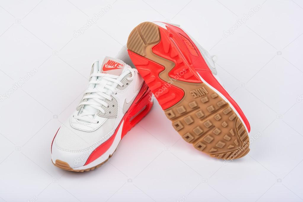 nike air retro trainers