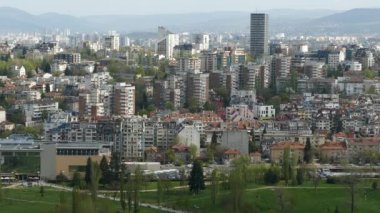 Bulgaristan 'ın başkenti Sofya' daki tipik konut binalarına kent bakışı.