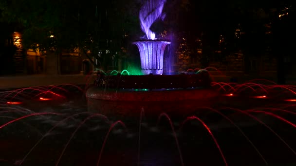 Fontaine Colorée Devant Bâtiment Présidence Sofia Bulgarie Nuit — Video