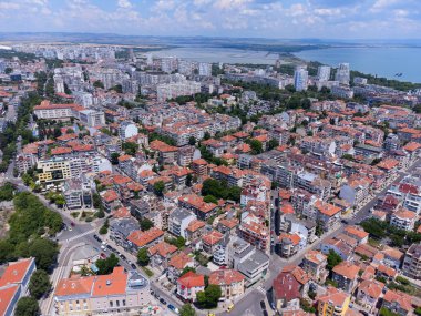 Bulgaristan 'ın Burgaz ve Burgaz Körfezi kentinin hava manzarası.