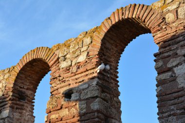 Enkaz ve kül içinde tarihi kent Nesebar, Bulgaristan