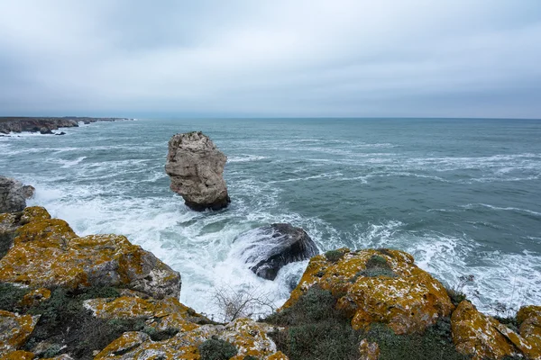 Rochers près de Tyulenovo, Mer Noire, Bulgarie — Photo