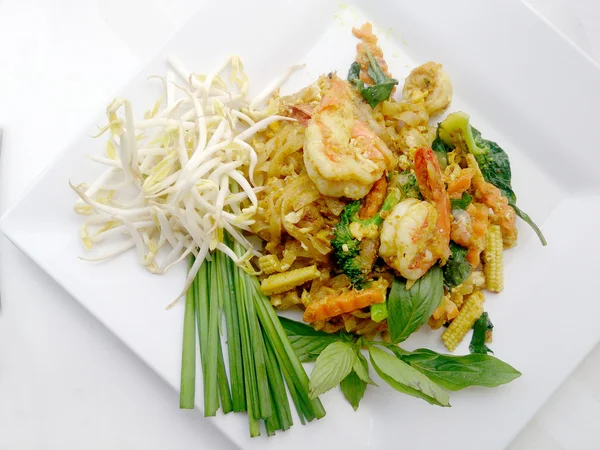 Pad Thajské Nudle Styl Green Curry Krevetami Thajské Jídlo Styl — Stock fotografie