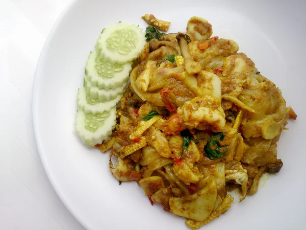 Fried noodle ile yeşil köri ve karides padthai tarzı, Tayland Gıda.