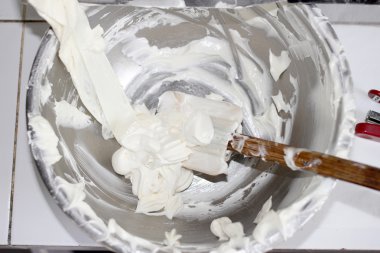 bir kapta krem şanti yakın atış