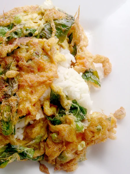 Geleneksel Tay, Tay Jasmine pirinç beyaz çanak üzerinde omlet