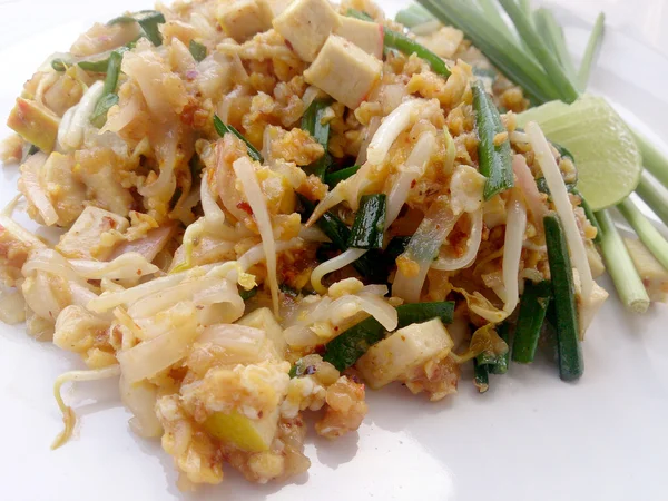 Вегетарианская еда с тофу, сладкая редиска и карри и тайский рис жасмина, здоровая пища — стоковое фото