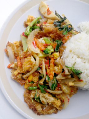 Sahanda yumurta, sebze ve hafif Soya sosu ve Tayland pirinç Yasemin, sağlıklı gıda Vejetaryen yiyecekler