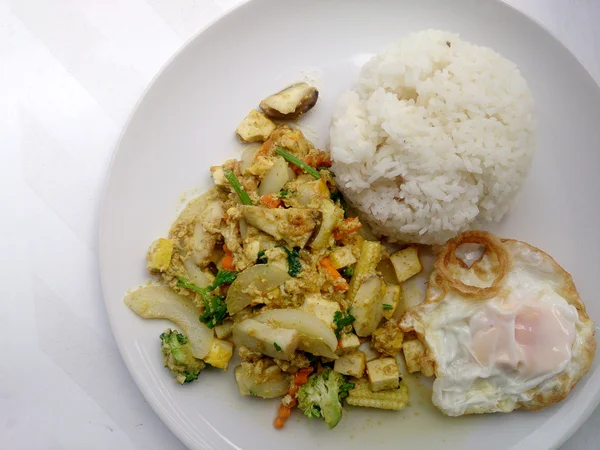 Makanan Vegetarian Dengan Sayuran Goreng Dengan Tahu Thai Melati Nasi — Stok Foto