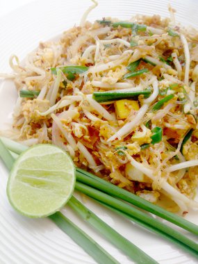 Tay gıda Pad thai, Tampon Tay, Pirinç Noodle tofu ile tavada kızartılmış. Tayland'ın ulusal ana yemek biri. Tayland popüler gıda. Tay kızartılmış erişte. Vejetaryen yiyecekler, sağlıklı gıda