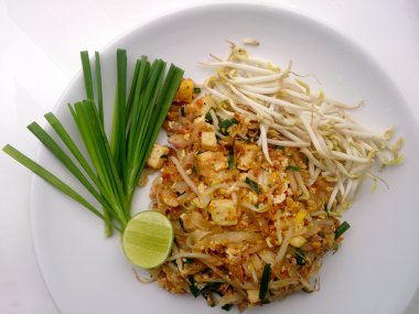 Tay gıda Pad thai, Stir fry tofu padthai tarzı ile erişte. Tayland'ın ulusal ana yemek biri. Tayland popüler gıda. Tay kızartılmış erişte. Vejetaryen yiyecekler, sağlıklı gıda