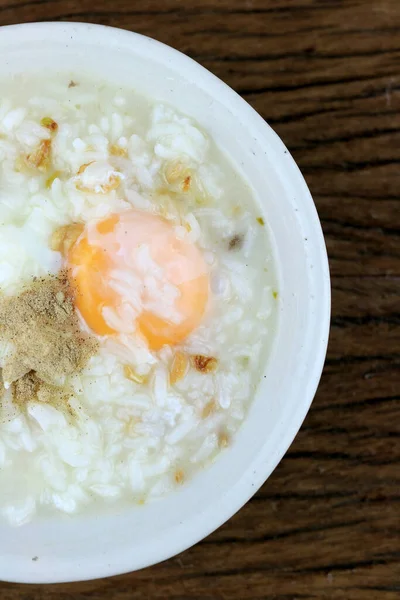 Hausgemachte Thai Reissuppe Mit Hühnchen Schweinefleisch Und Weich Gekochtem Oder — Stockfoto