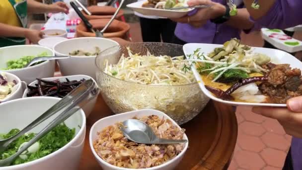 Pausa Para Almoço Educação Pessoas Estudante Tailandês Vestido Tradicional Fila — Vídeo de Stock