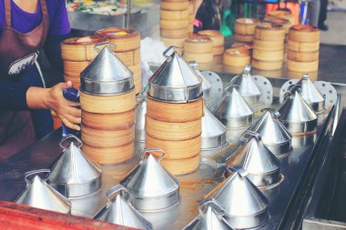 Çin Lokantası 'nda Çin Lokantası' nda bir grup Dim Sum buharlanıyor..