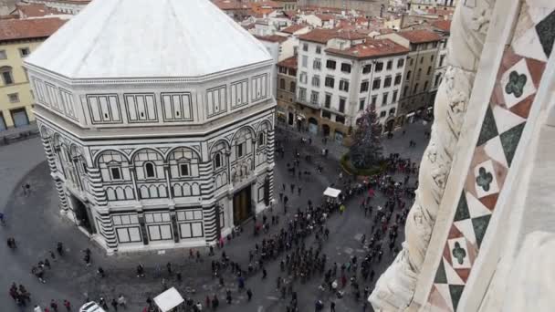 Orchestr a lidé ve Florencii náměstí duommo z leteckého pohledu na Vánoce — Stock video