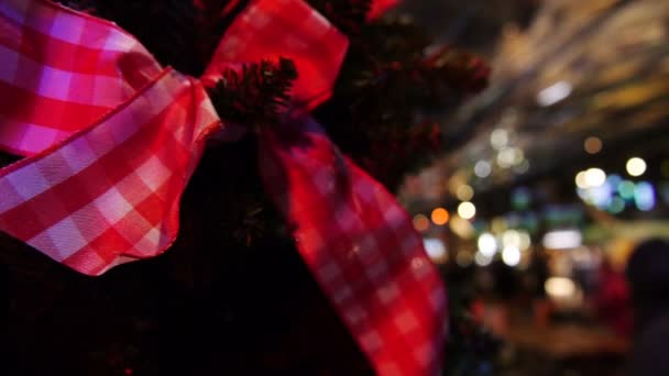 Corbata de Navidad en un club nocturno — Vídeos de Stock