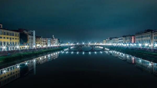 Italy Bridges of Florence at night — Stock Photo, Image