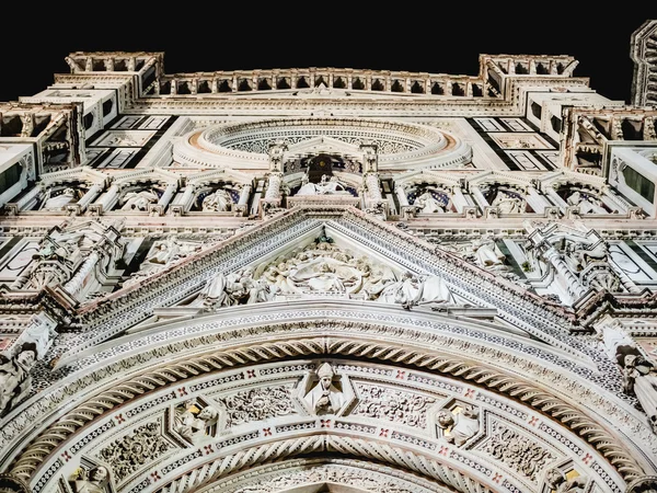 Italia Florencia catedral fachada por la noche —  Fotos de Stock