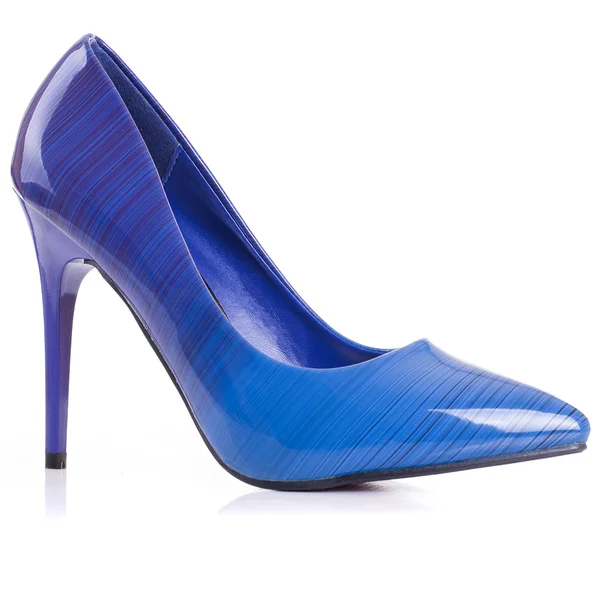 Azul pintado sapatos de salto alto isolados — Fotografia de Stock