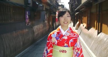 Kyoto orta atış Kimono güzel Japon kızı araştırıyor