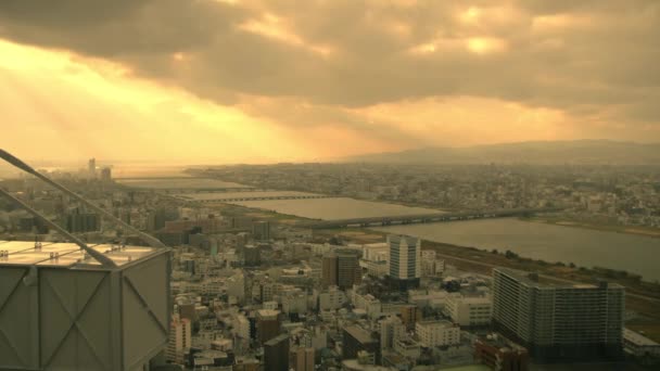 Mediana toma de posición del distrito central de negocios de Osaka . — Vídeo de stock