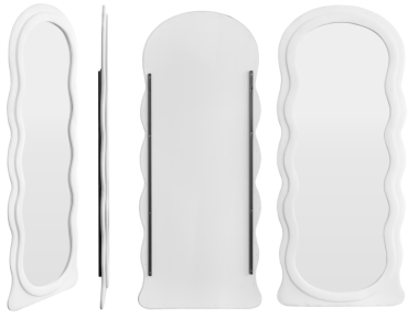 Stüdyoda çekilen ve şeffaf arkaplanda izole edilmiş gerçek ayna. Metal çerçeveli modern ayna, yatak odası, koridor, soyunma odası ve oturma odası için uygun. İç tasarım projeleri için ideal