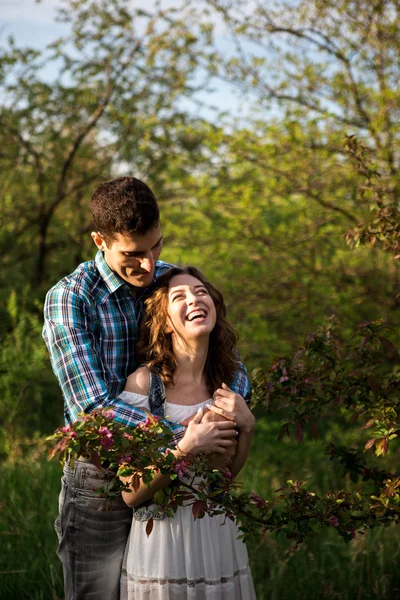 Joven pareja de cerca — Foto de Stock