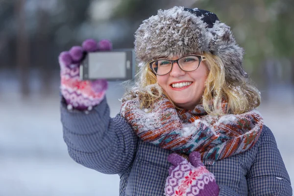 Mulher fazendo selfie — Fotografia de Stock