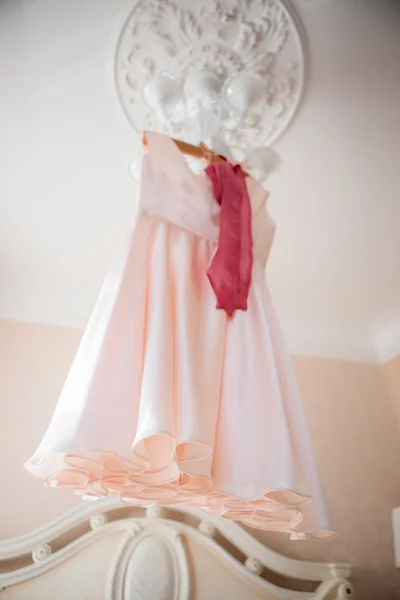 Vestido de noiva rosa — Fotografia de Stock