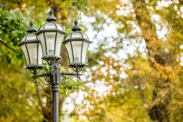 Vieux lampadaire — Photo
