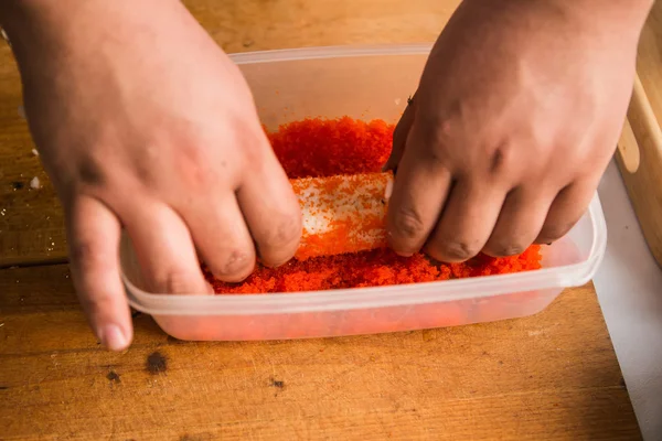 Chef haciendo rollos — Foto de Stock