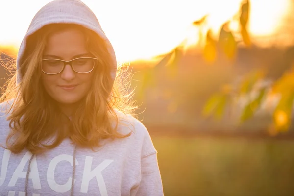 Retrato de menina em óculos — Fotografia de Stock