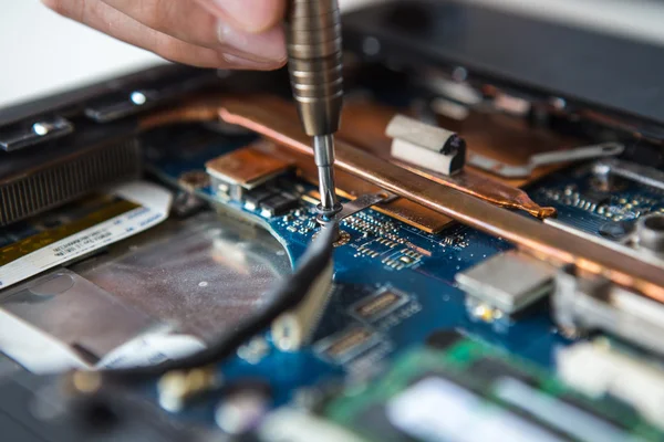 Koelen van de warme temperatuur van de laptop — Stockfoto