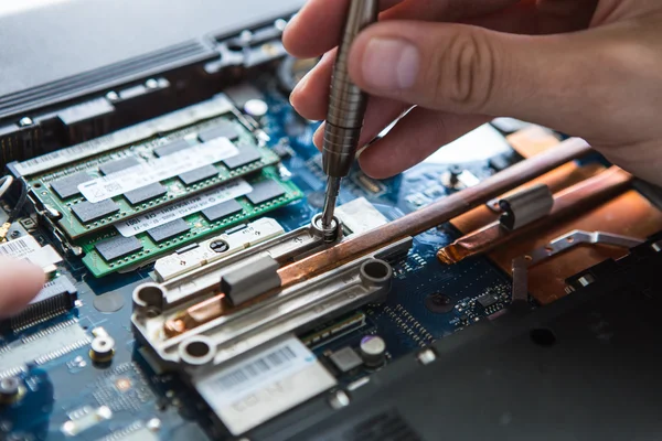 Resfriando a temperatura quente do laptop — Fotografia de Stock