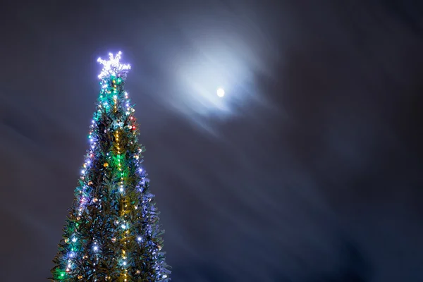 Gedecoreerde kerstboom — Stockfoto