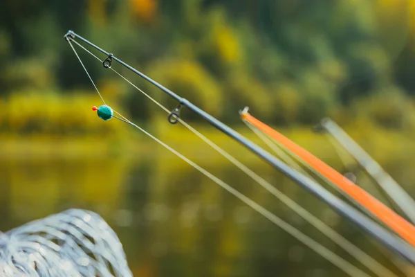 Material de pesca e Rio — Fotografia de Stock