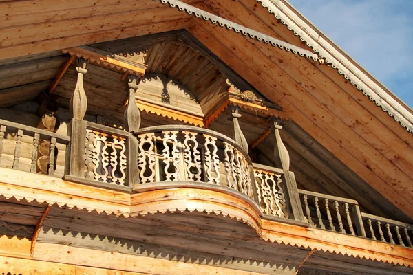 Дерев'яний будинок з колод — стокове фото