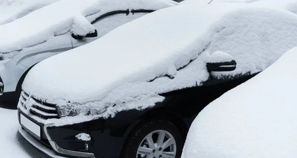 Coches Aparcados Cubiertos Nieve Temporada Invierno — Foto de Stock