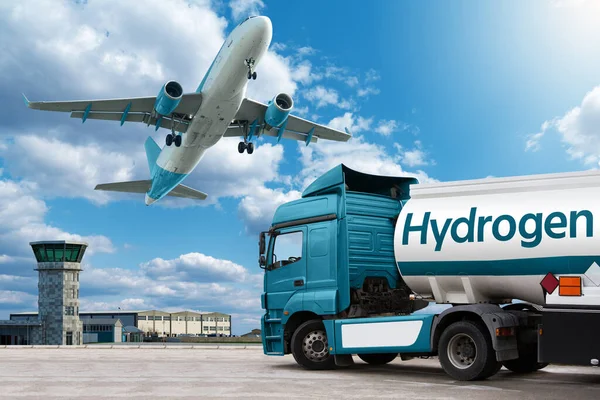 Letadlo Kamion Přívěsem Vodíkovou Nádrží Pozadí Letiště Koncept Čisté Mobility — Stock fotografie