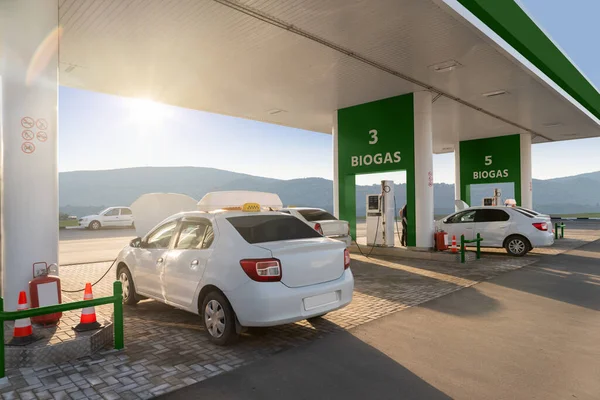 Carros Estação Biogás Conceito Transporte Neutro Carbono — Fotografia de Stock