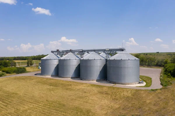 Vista Aérea Silos Agrícolas Elevador Grãos Para Armazenamento Secagem Cereais — Fotografia de Stock