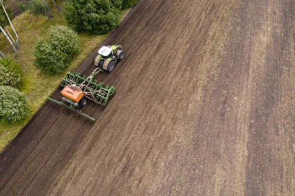 Aerial View Agricultural Tractor Seeder Machine Work Field — Stock Photo, Image