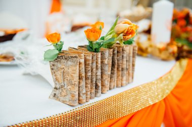 Düğün ya da başka bir yemek organizasyonu için masa hazır.