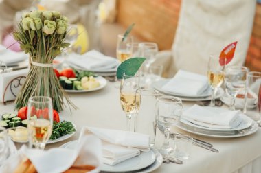 Ziyafet şampanya dolu gözlük düğün