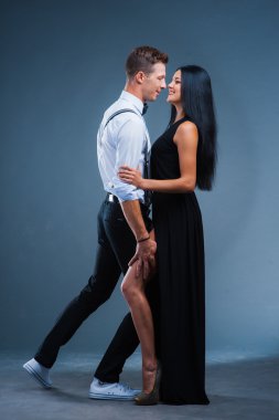 çok komik duygusal aşk ile bir takım elbise. Stüdyo vurdu