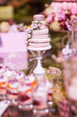 çevre dostu Fransız makarons kek masada