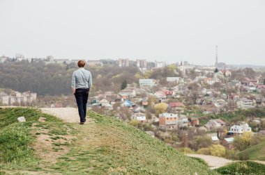 Genç çift eğlenmek Ortaçağ Kalesi