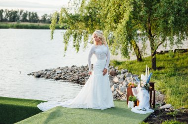 Lüks gelinlik güzel genç gelin