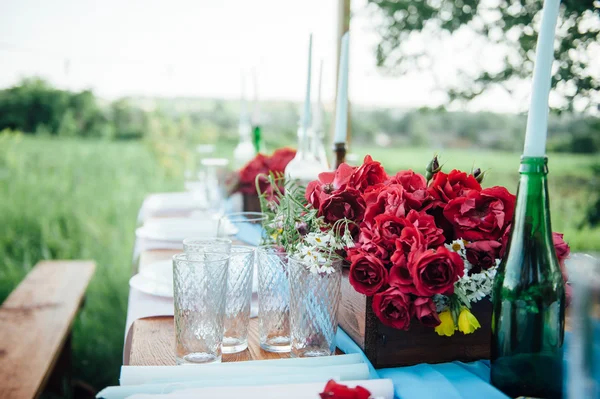 Mesa de boda de estilo rústico —  Fotos de Stock